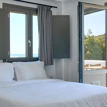 Emerald Tinos Aparthotel